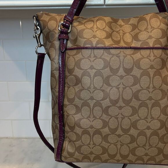 Coach Peyton Signature Coated Canvas Convertible Large Shoppers Tote - Picture 4 of 16